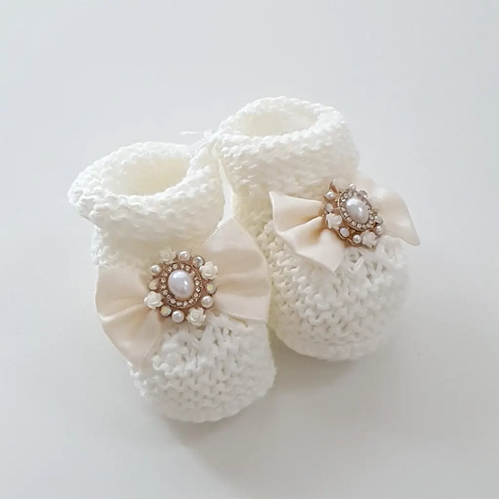 Botinha com Aplique Pérola